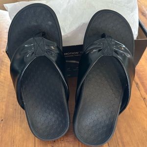 Women’s Vionic Tide Melo Flip Flops NWT size 5